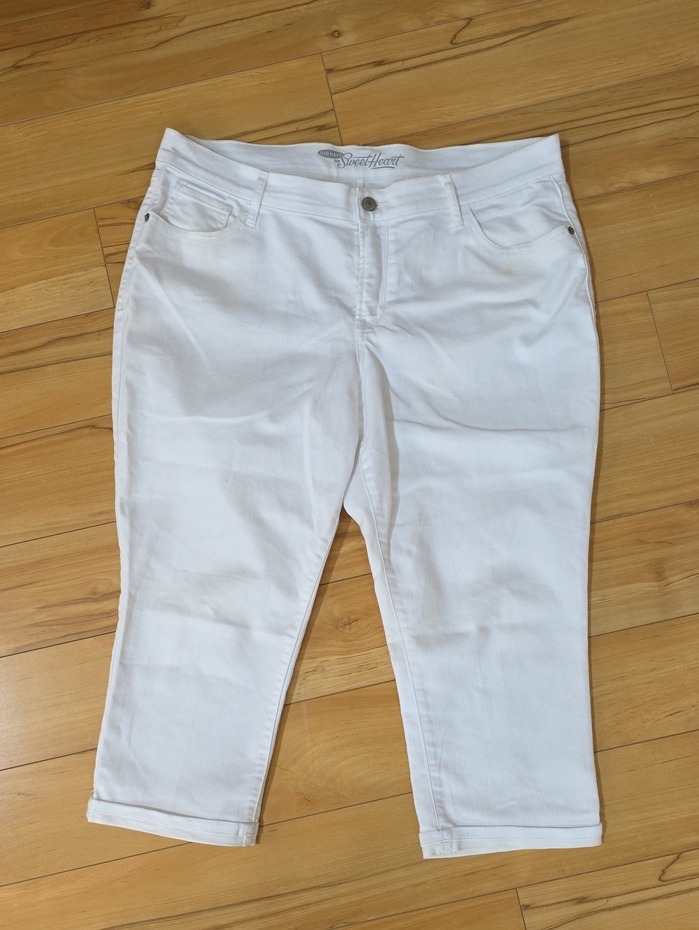 Old Navy "The SweetHeart" White Denim Jean Cuffed Capris Size 14